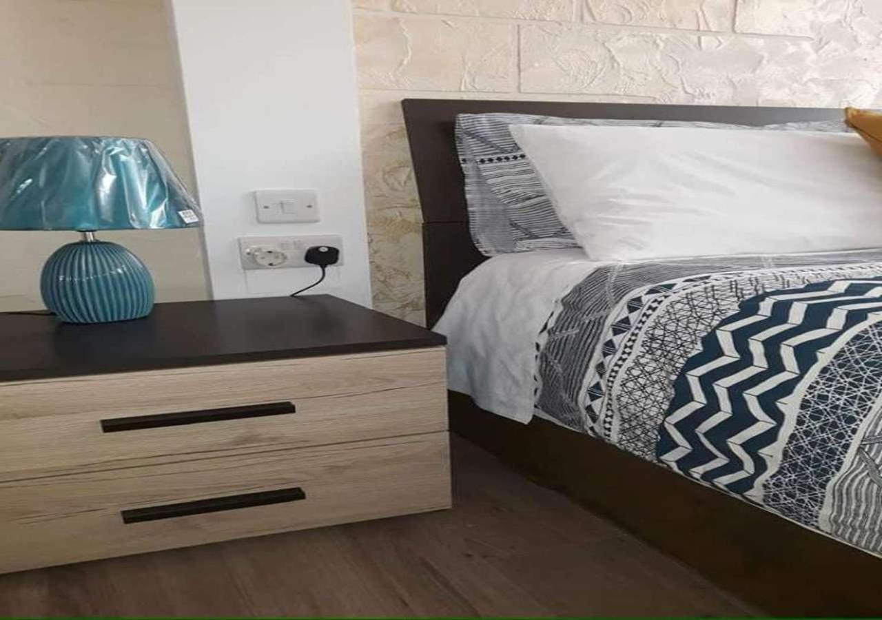 Charming Room In Peaceful Part Of Urban Valeta مسيدا المظهر الخارجي الصورة